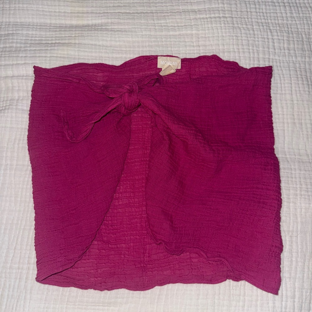 Monday dragon fruit short tie sarong